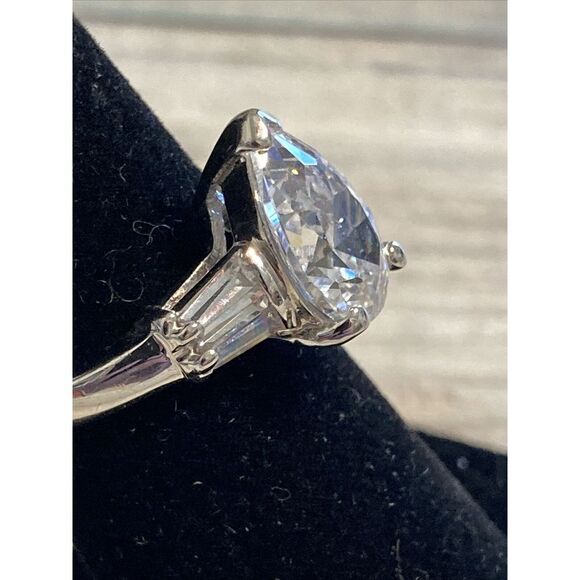 Costume Silver Plated Pear Shape Cubic Zirconia Ring size 5.75 NWOT Fashion - Picture 2 of 9